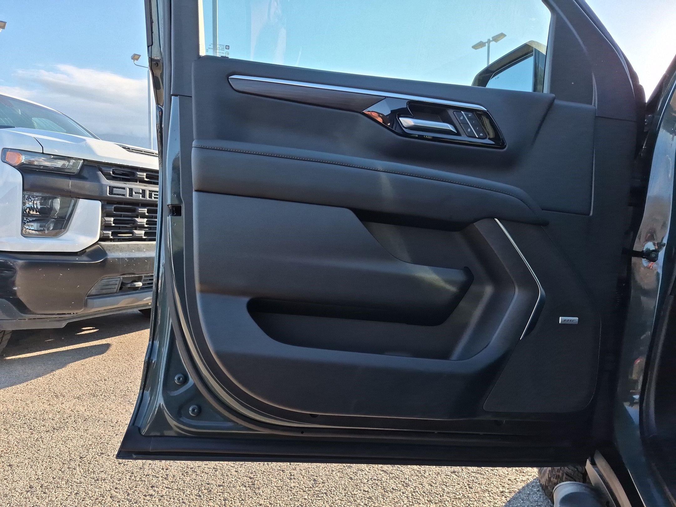 Used 2026 Chevrolet Tahoe Z71 w/ Z71 Off-Road Package AWD/4WD image 12