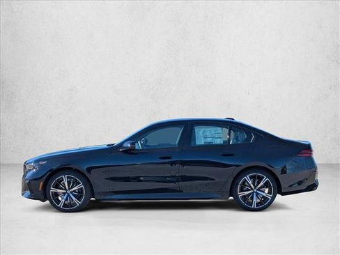 Used 2026 BMW 530i w/ M Sport Package image 5