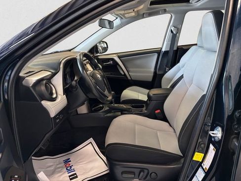 Used 2018 Toyota RAV4 XLE AWD/4WD image 10