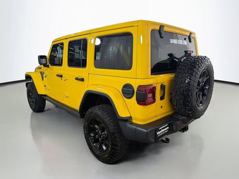 Used 2019 Jeep Wrangler Unlimited Sahara w/ Quick Order Package 24M Moab AWD/4WD image 7