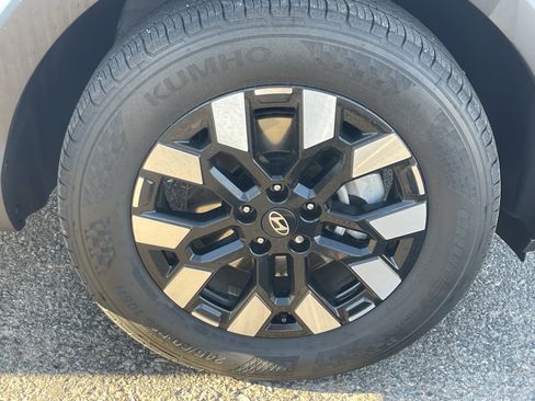 Used 2025 Hyundai Santa Cruz SEL FWD image 8