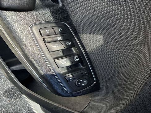Used 2015 Dodge Charger SE w/ Sport Appearance Group RWD image 18