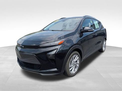 Used 2023 Chevrolet Bolt EUV LT w/ Driver Confidence Package FWD image 3