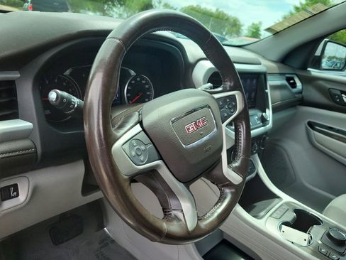 Used 2020 GMC Acadia SLT FWD image 16