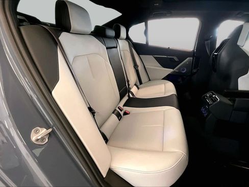 Used 2026 BMW M5 w/ Executive Package AWD/4WD image 18