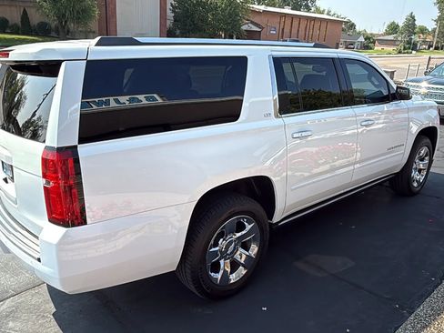 Used 2015 Chevrolet Suburban LTZ image 6