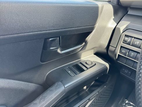 Certified 2025 Toyota Tacoma SR AWD/4WD image 11