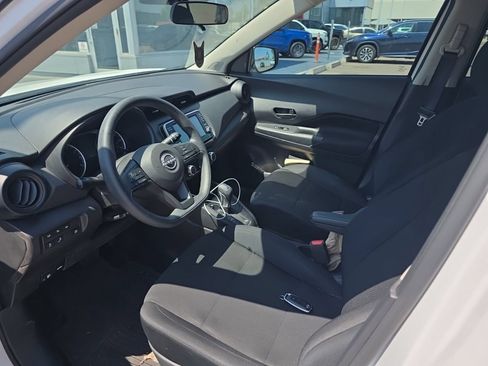 Used 2025 Nissan Kicks Play S FWD image 5