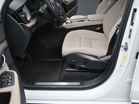 New 2026 Volvo XC90 T8 Plus w/ Protection Package AWD/4WD image 10