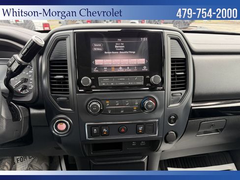 Used 2022 Nissan Titan SV image 21