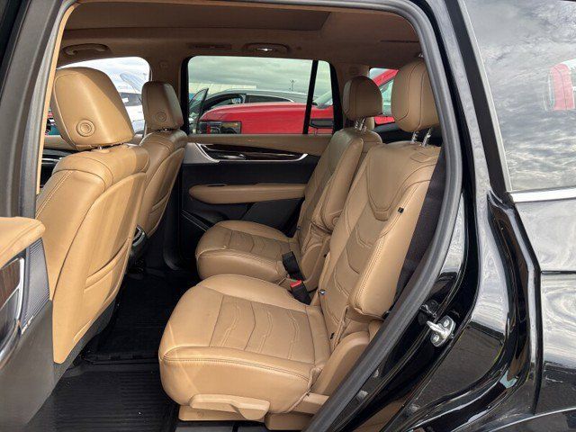 Used 2025 Cadillac XT6 Premium Luxury w/ Platinum Package AWD/4WD image 4