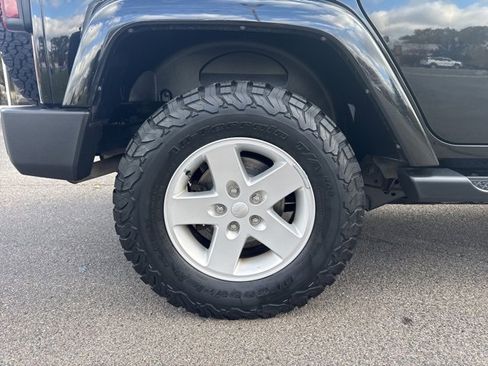 Certified 2016 Jeep Wrangler Unlimited Sahara w/ Connectivity Group image 25