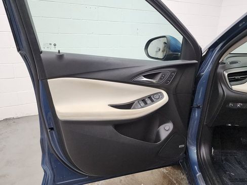 Used 2024 Buick Encore GX Avenir w/ Avenir Convenience Package image 9