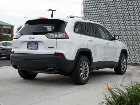 Used 2019 Jeep Cherokee Latitude Plus w/ Comfort/Convenience Group image 4