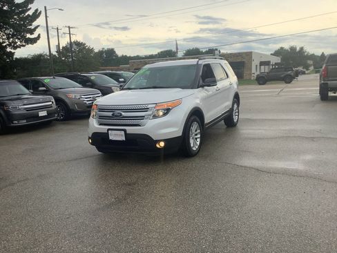 Used 2015 Ford Explorer XLT w/ Equipment Group 202B AWD/4WD image 4