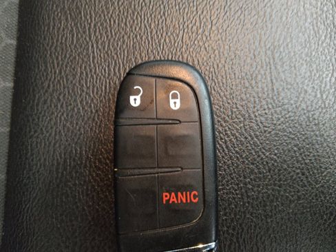 Used 2019 Jeep Compass Latitude image 32