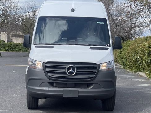 New 2025 Mercedes-Benz Sprinter 2500 image 5