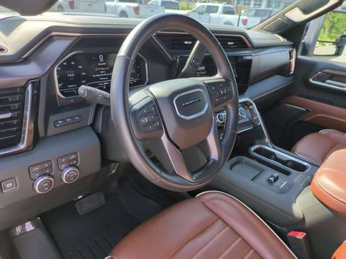 Used 2024 GMC Sierra 3500 Denali Ultimate AWD/4WD image 16