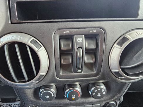 Used 2017 Jeep Wrangler Willys Wheeler image 36