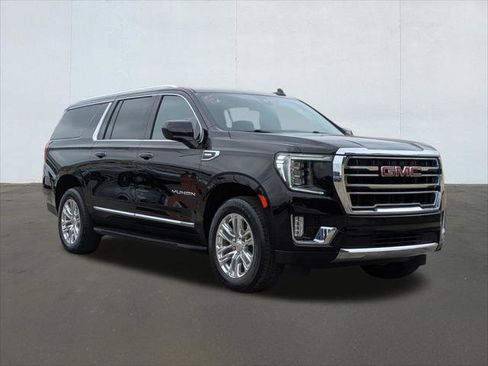 Used 2022 GMC Yukon XL SLT AWD/4WD image 7