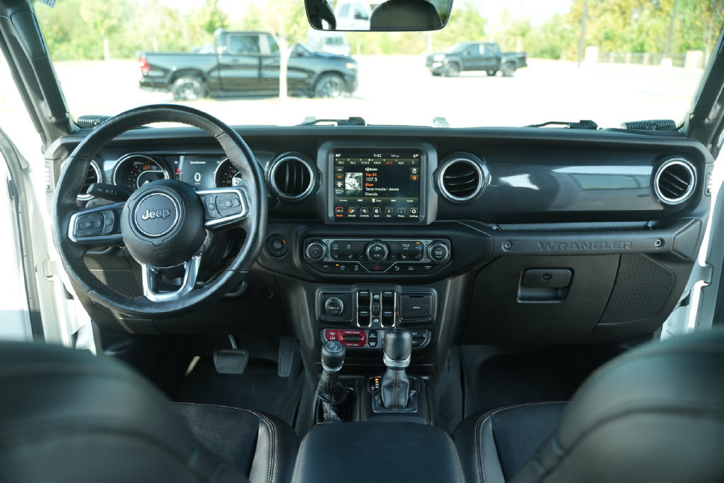 Used 2023 Jeep Wrangler Unlimited Rubicon 392 w/ Trailer Tow Package AWD/4WD image 27