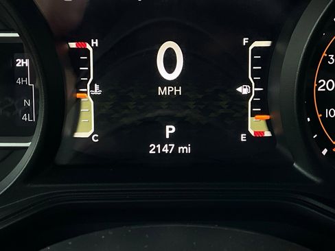 Used 2025 Jeep Gladiator Sport image 38