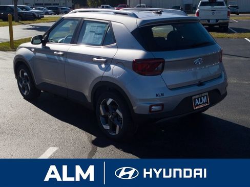 New 2026 Hyundai Venue SEL FWD image 9