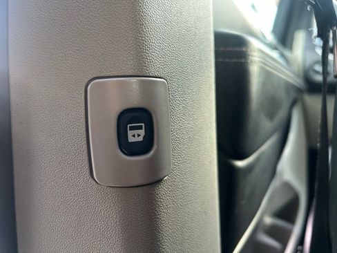 Used 2017 Dodge Grand Caravan SXT w/ Driver Convenience Group image 26