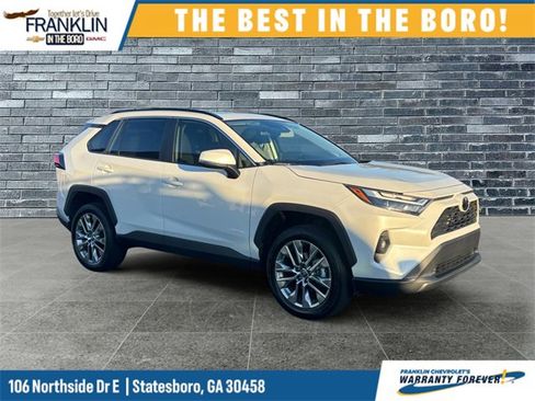 Used 2023 Toyota RAV4 XLE Premium image 7