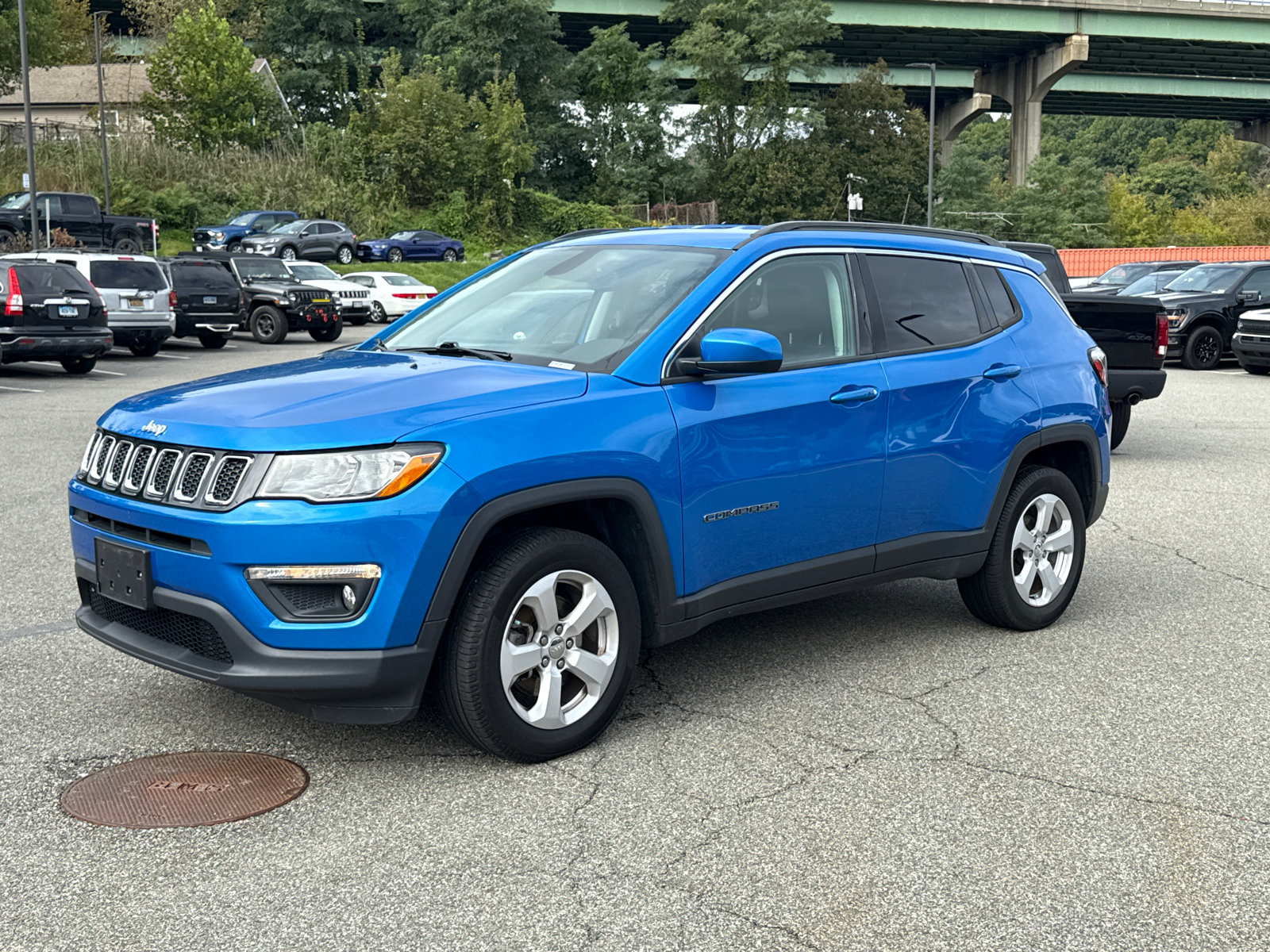 Used 2019 Jeep Compass Latitude w/ Popular Equipment Group AWD/4WD image 3