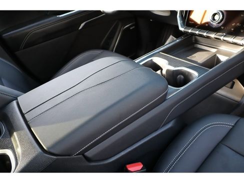 Used 2024 GMC Acadia Elevation w/ Luxury Package image 17