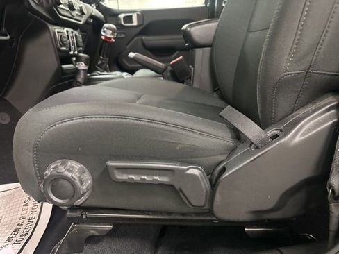 Used 2022 Jeep Wrangler Unlimited Sport image 11
