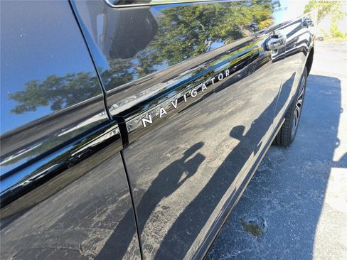 New 2026 Lincoln Navigator Black Label AWD/4WD image 12