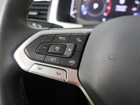 Used 2023 Volkswagen Atlas SE image 35