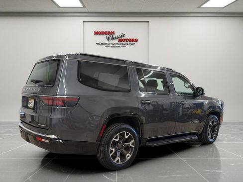 Used 2024 Jeep Wagoneer Series III AWD/4WD image 5