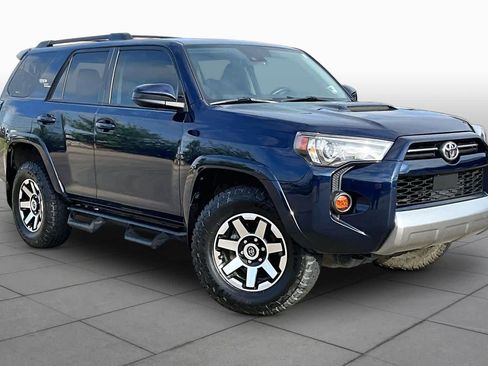 Used 2022 Toyota 4Runner TRD Off-Road image 3