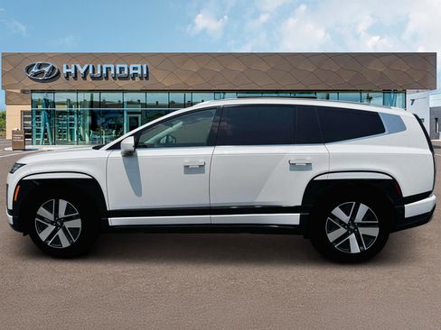 New 2026 Hyundai Ioniq 9 SEL image 3