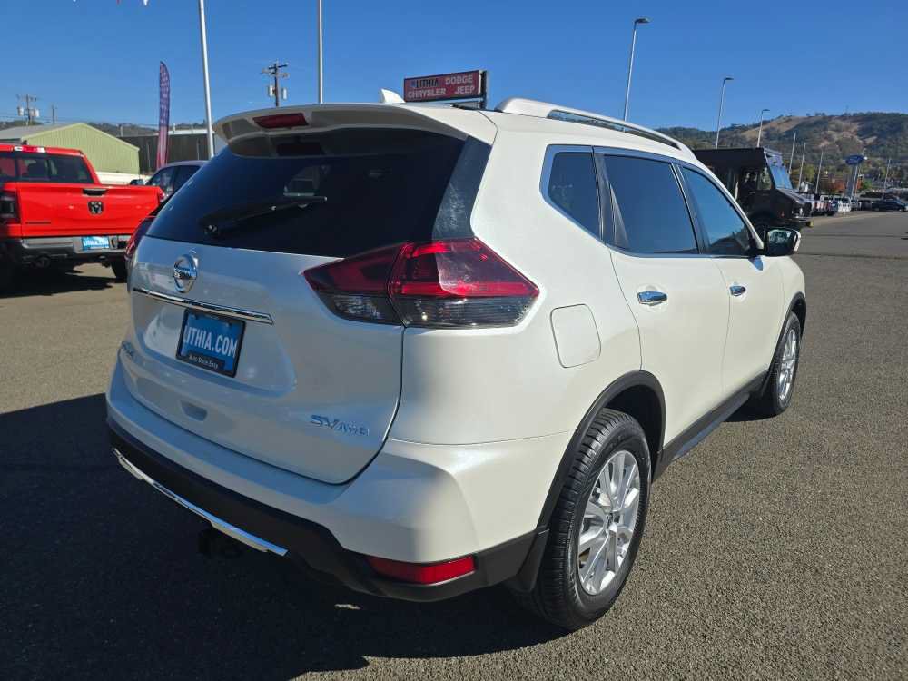 Used 2019 Nissan Rogue SV AWD/4WD image 5