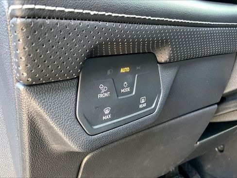 Used 2026 Volkswagen Atlas SE FWD image 31