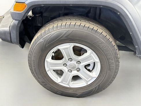 Used 2018 Jeep Wrangler Unlimited Sport S image 38