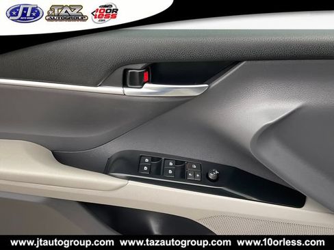 Used 2019 Toyota Camry LE FWD image 11