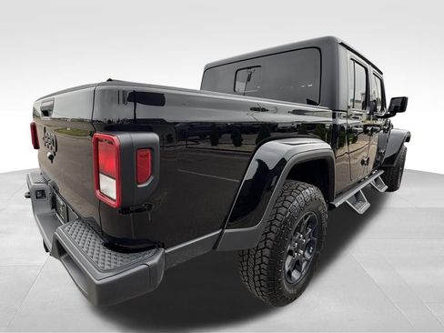 Used 2023 Jeep Gladiator Sport AWD/4WD image 8