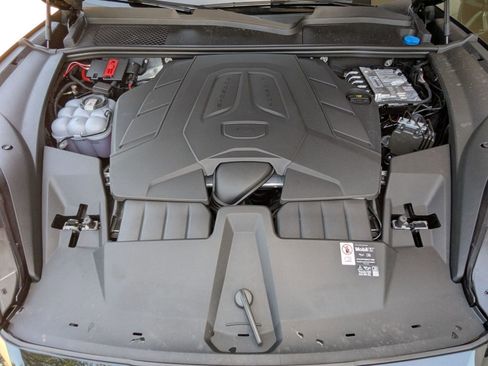 Certified 2025 Porsche Cayenne Coupe image 28