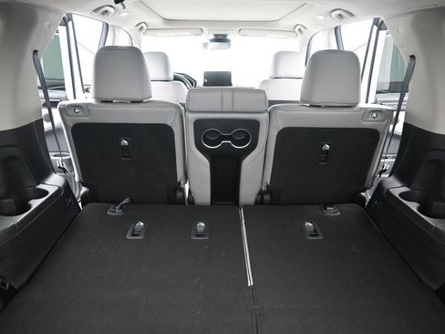 Used 2025 Honda Pilot Touring image 19