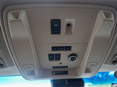 Used 2019 GMC Yukon Denali w/ Denali Ultimate Package image 31