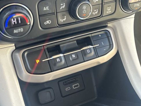 Used 2023 GMC Acadia Denali FWD image 17