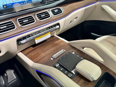 New 2026 Mercedes-Benz GLE 450e Exclusive 4MATIC AMG Line Plug image 12