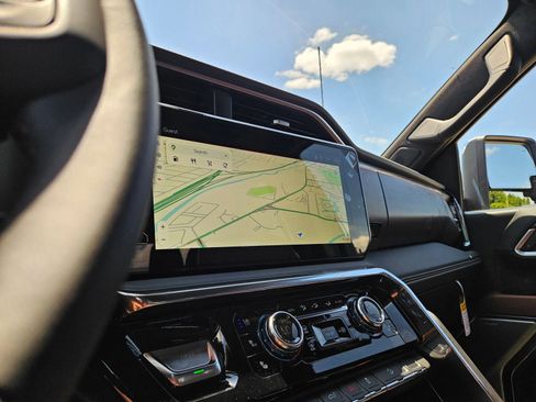 New 2026 GMC Sierra 3500 Denali Ultimate AWD/4WD image 16