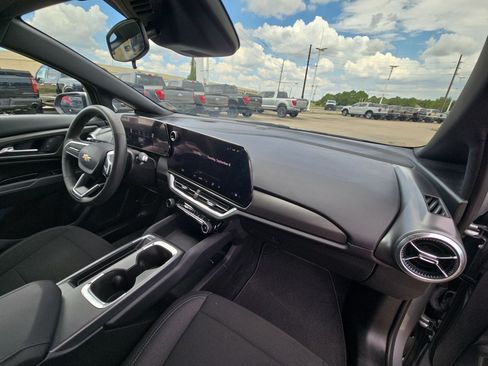Used 2026 Chevrolet Equinox EV LT FWD image 30