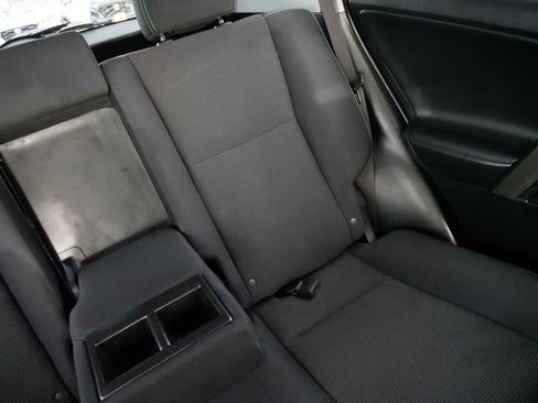 Used 2018 Toyota RAV4 LE image 14